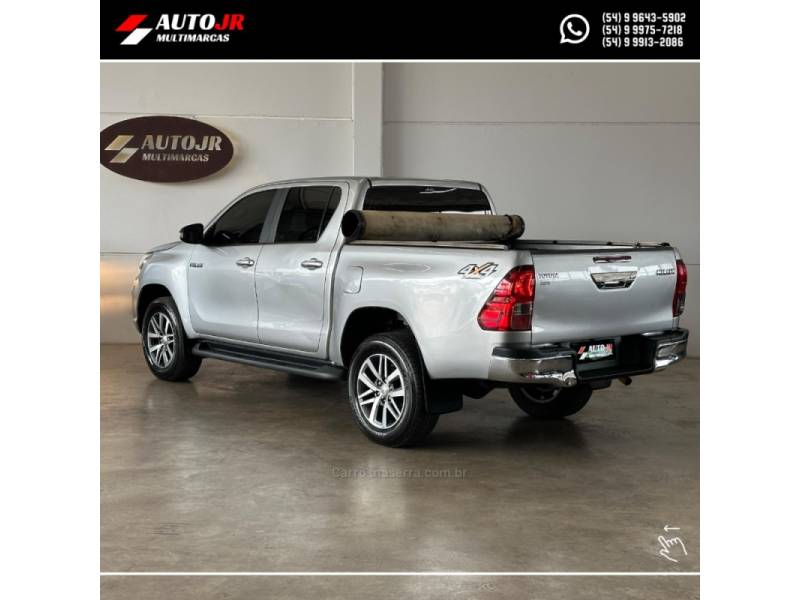 TOYOTA - HILUX - 2020/2020 - Prata - R$ 187.900,00
