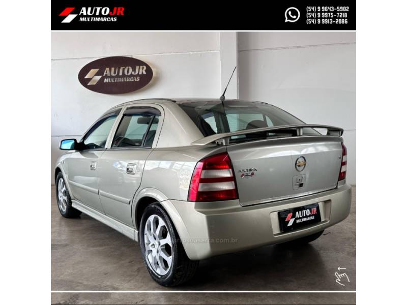 CHEVROLET - ASTRA - 2010/2010 - Prata - R$ 37.800,00