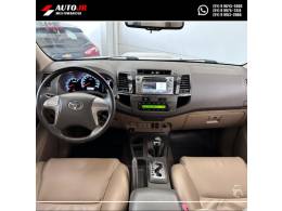 TOYOTA - HILUX SW4 - 2013/2013 - Branca - R$ 153.900,00