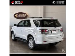 TOYOTA - HILUX SW4 - 2013/2013 - Branca - R$ 153.900,00
