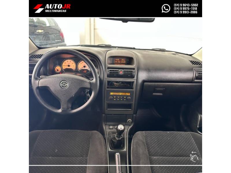 CHEVROLET - ASTRA - 2010/2010 - Prata - R$ 37.800,00