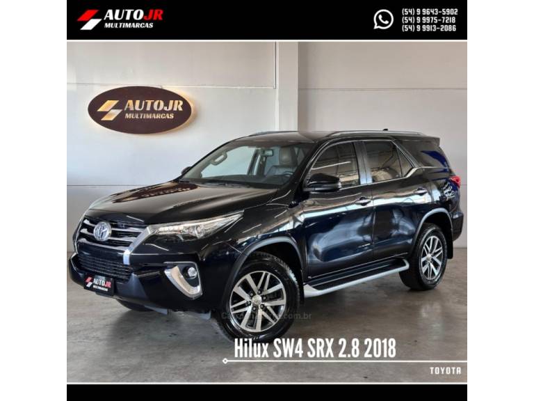 TOYOTA - HILUX SW4 - 2018/2018 - Preta - Sob Consulta