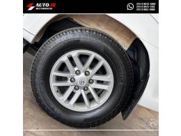 TOYOTA - HILUX SW4 - 2013/2013 - Branca - R$ 153.900,00