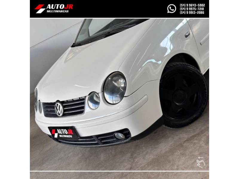 VOLKSWAGEN - POLO SEDAN - 2003/2003 - Branca - R$ 19.900,00