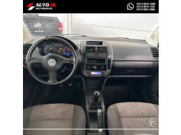 VOLKSWAGEN - POLO SEDAN - 2003/2003 - Branca - R$ 19.900,00